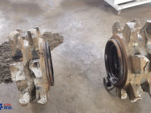 赴山西懷仁測(cè)繪刮板、橫梁、鏈輪體