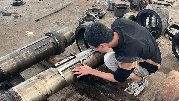 礦上測繪鏈輪軸組配件維修做新，第一時間為客戶解決問題是我們的宗旨！_河南雙志