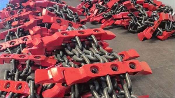 刮板鏈與中部槽“鋼鐵鎧甲”助力產能躍升